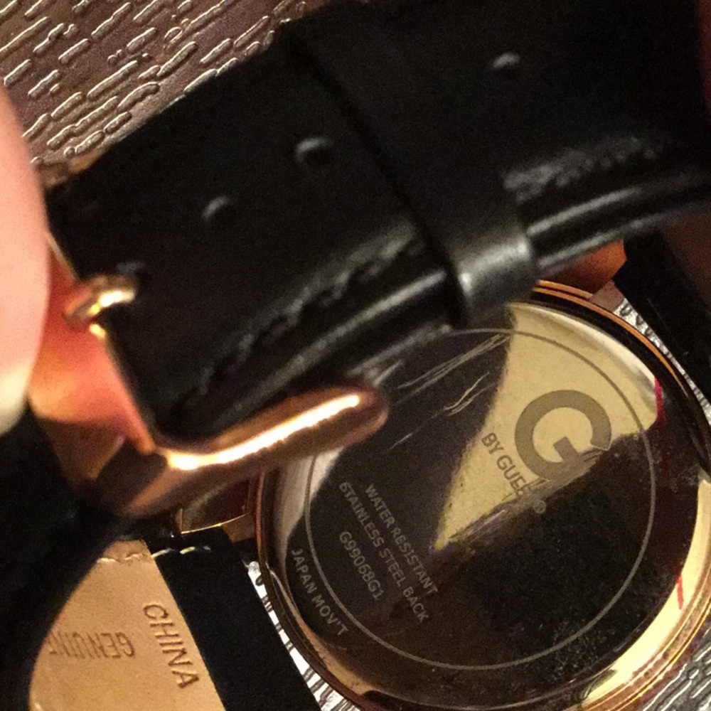 GUESS WATCH - Picture 3 of 6